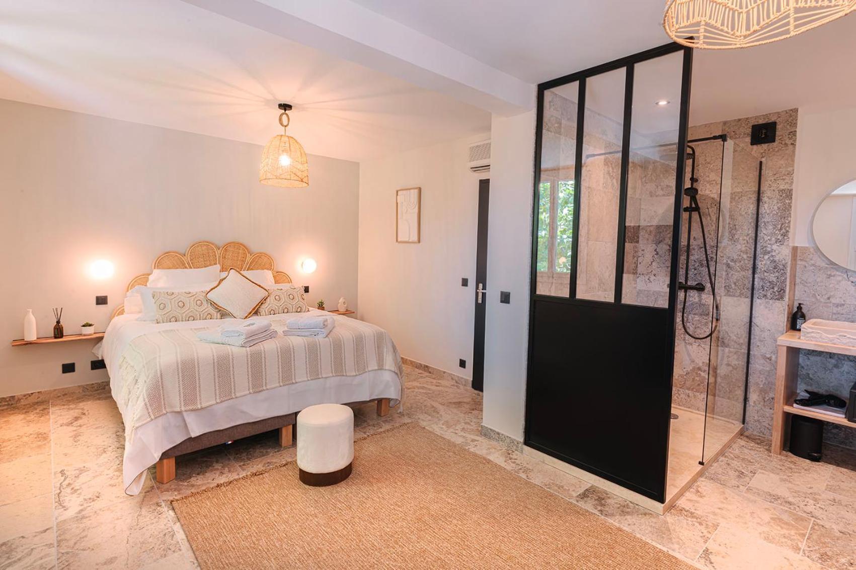 Les Suites De L'Etang Cucuron Exterior foto